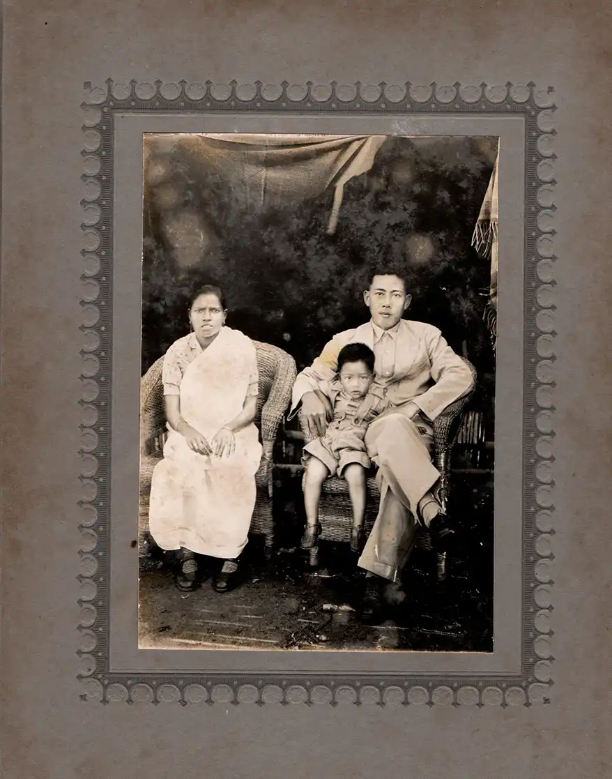 Tham Choo with his wife Supkesi & oldest son in Assam, 1946 (Source: Tham Family Archives) -Image courtesy: desichineseproject.com