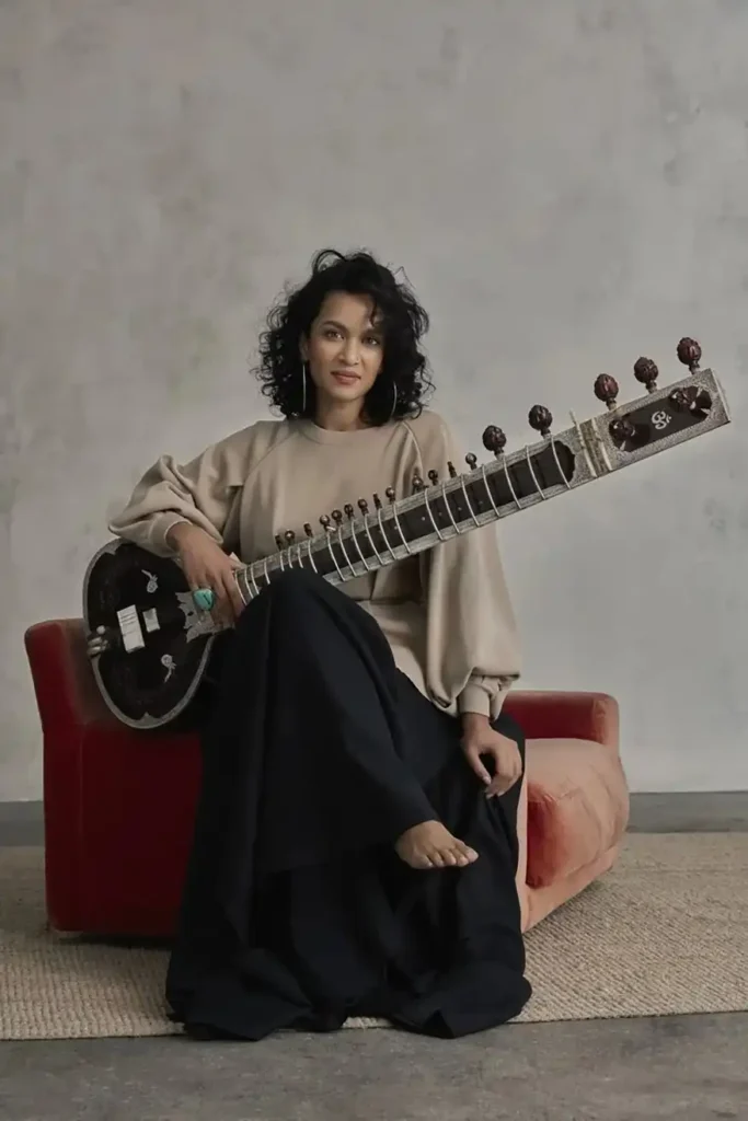 With an unmissable programme of acclaimed artists, musicians, and facilitators Tanweer Festival has unveiled more details of its stellar line-up for 2025. With anticipation building for its return to the Mleiha desert this November, the latest roster reaffirms that the festival will be even more expansive than its debut in 2024, promising something for everyone to enjoy. Among the latest headliners are world-renowned sitarist and composer Anoushka Shankar, and virtuoso of Tanbour, Kamancheh, and Setar, Sohrab Pournazeri, who will be joined by Iranian singer and musician Sahar Boroujerdi.