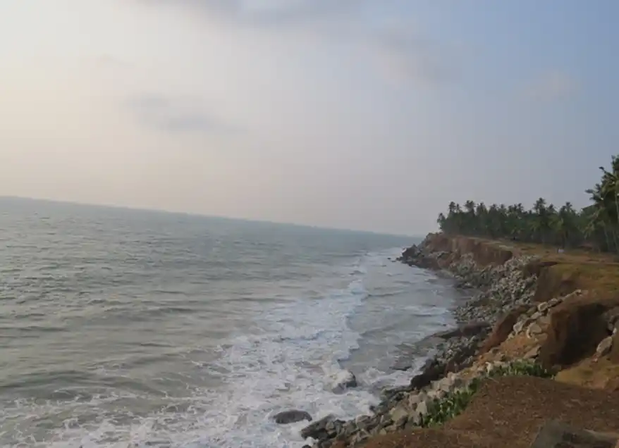 On March 30, the small coastal town of Varkala in Kerala is set to be officially named a ‘Zero Waste City’ by the United Nations Human Settlements Programme (UN-Habitat) and the United Nations Environment Programme (UNEP) .
This recognition places Varkala among a select group of 20 urban settlements worldwide celebrated for their commitment to sustainable waste management. While the accolade is a significant honour, it prompts a deeper inquiry: What does it truly mean to be a ‘Zero Waste City,’ and how does Varkala’s model stand as a replicable example, especially when compared to other cities in the UN’s programme?