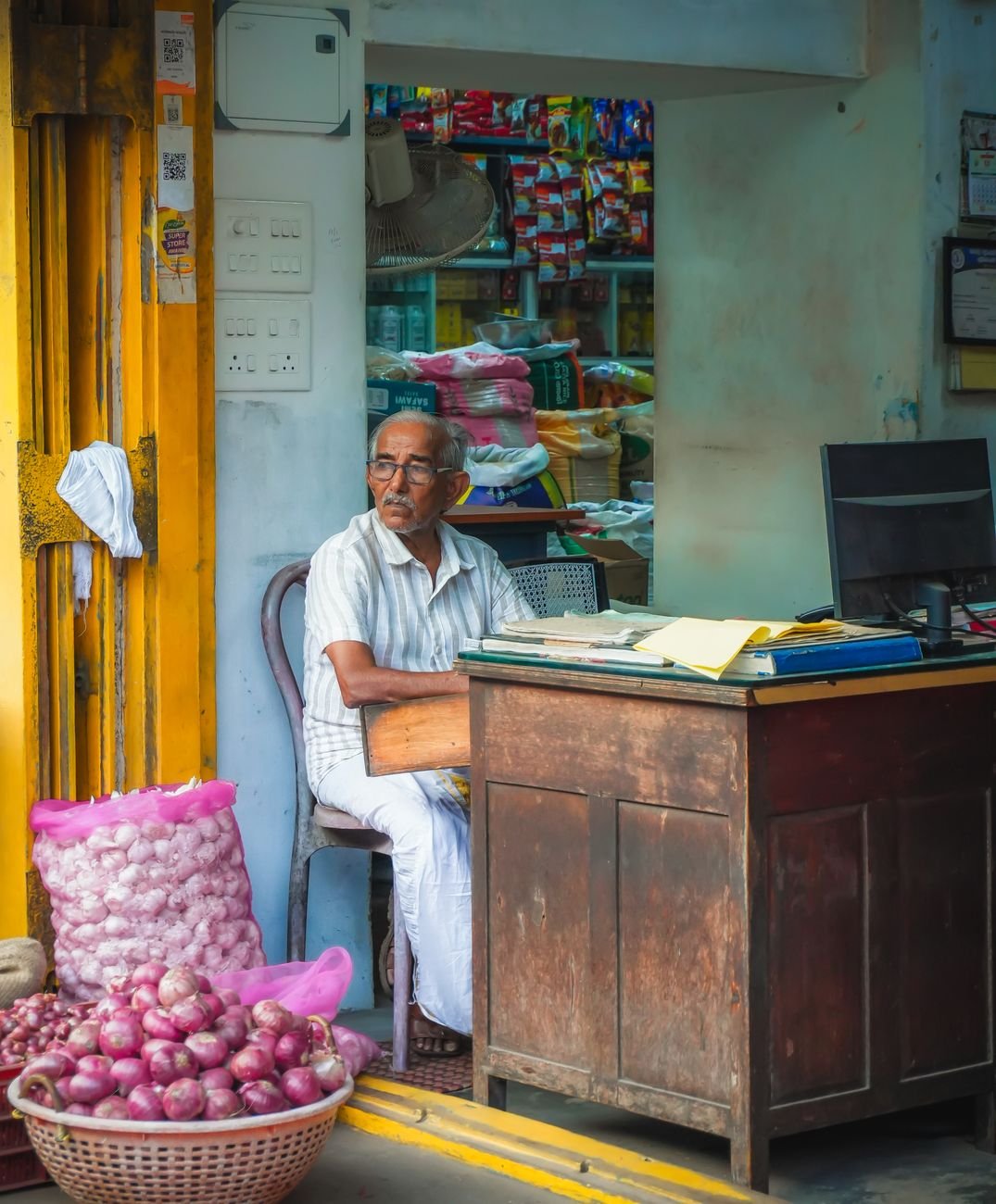 local shopkeeper in thiruvananthapuram market